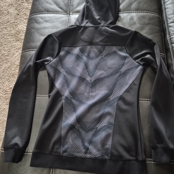 Venum Women's Black Performance Hoodie - Picture 4 of 5